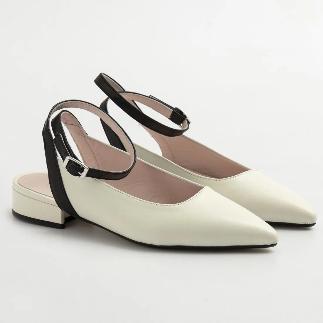 Scarpa slingback Sangiorgio bianca in pelle con cinturino nero
